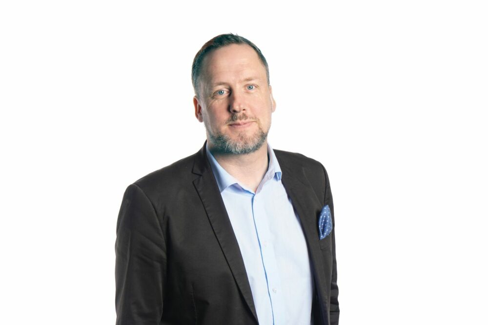 Frilagd bild av Fredrik Segerfeldt, krönikör i Smedjan