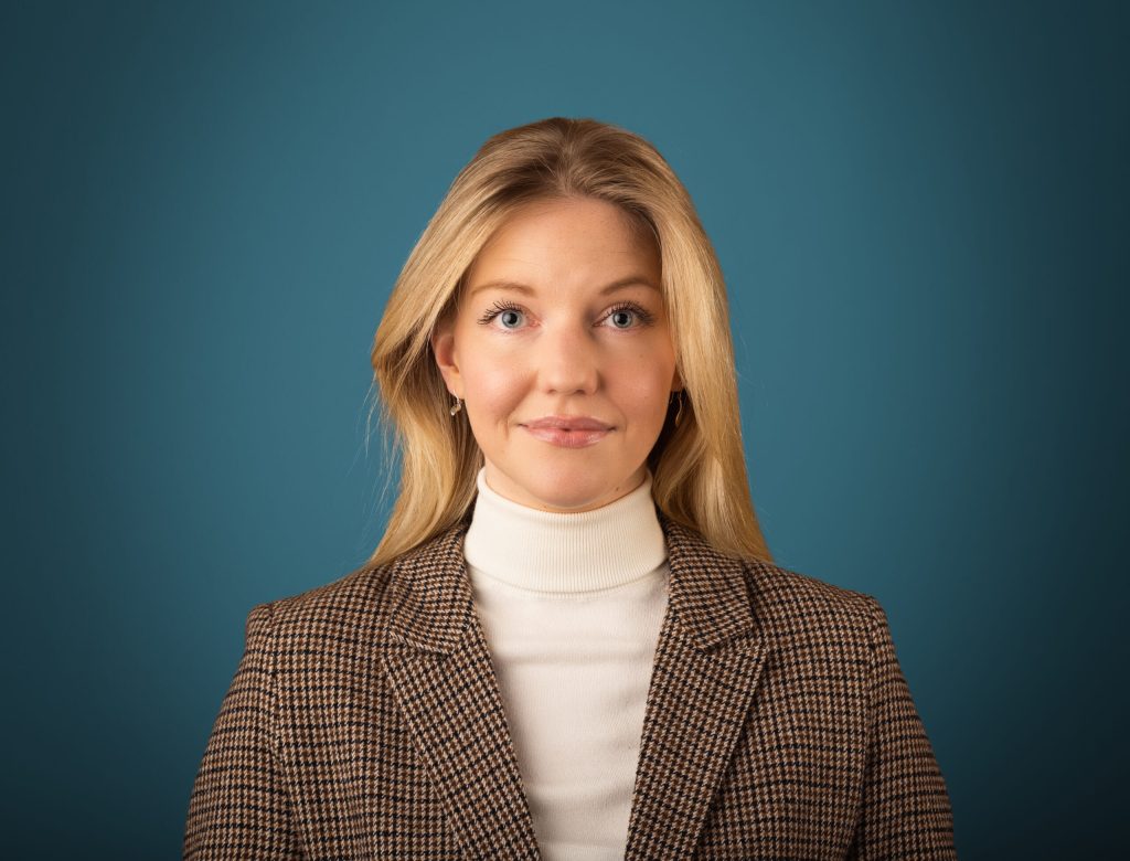 Catarina Kärkkäinen är ideologiansvarig och rektor för Stureakademin