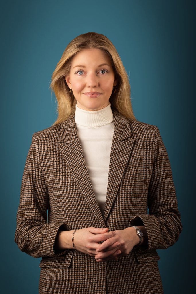 Catarina Kärkkäinen är ideologiansvarig och rektor för Stureakademin