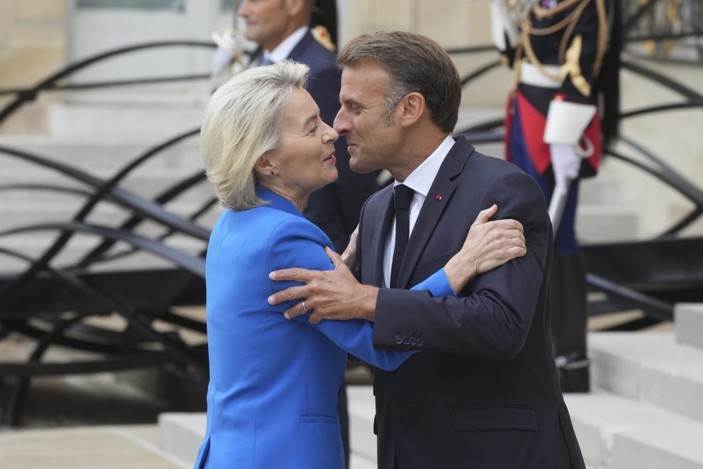 Emmanuel Macron och Ursula von der Leyen