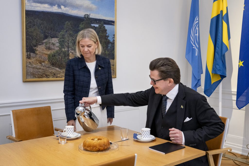 Talmannen och Magdalena Andersson.